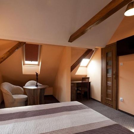 Hotelik Villa 莱格尼察 外观 照片