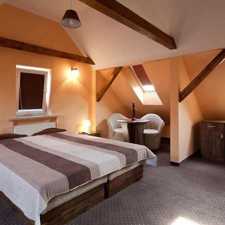Hotelik Villa 莱格尼察 外观 照片