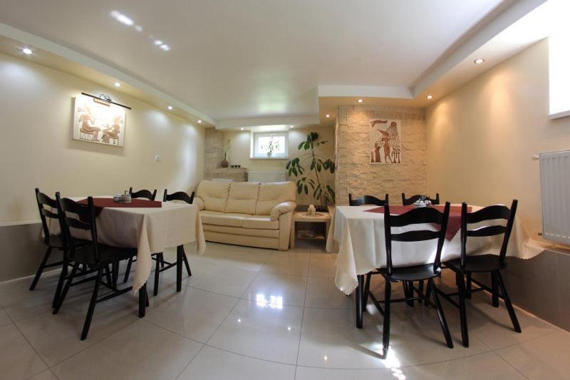 Hotelik Villa 莱格尼察 外观 照片