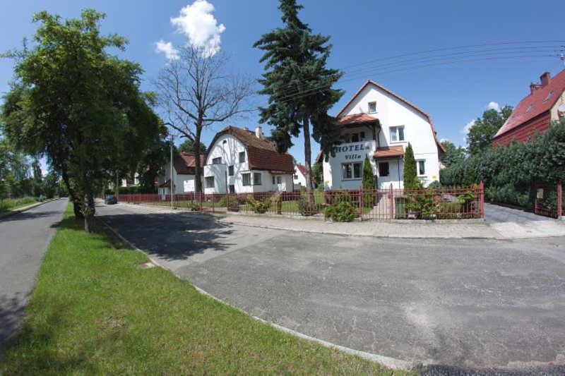 Hotelik Villa 莱格尼察 外观 照片