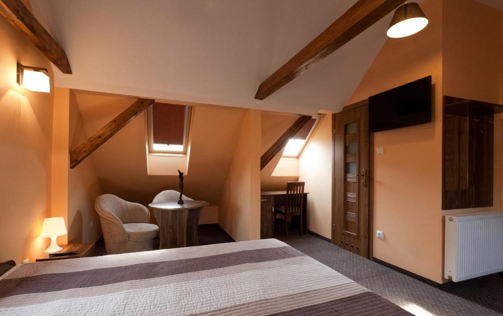 Hotelik Villa 莱格尼察 外观 照片