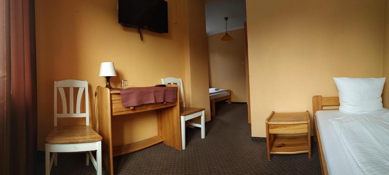 Hotelik Villa 莱格尼察 外观 照片